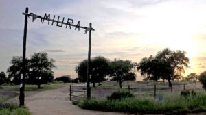 Entrada a la finca de la ganadería Miura en la provincia de Sevilla